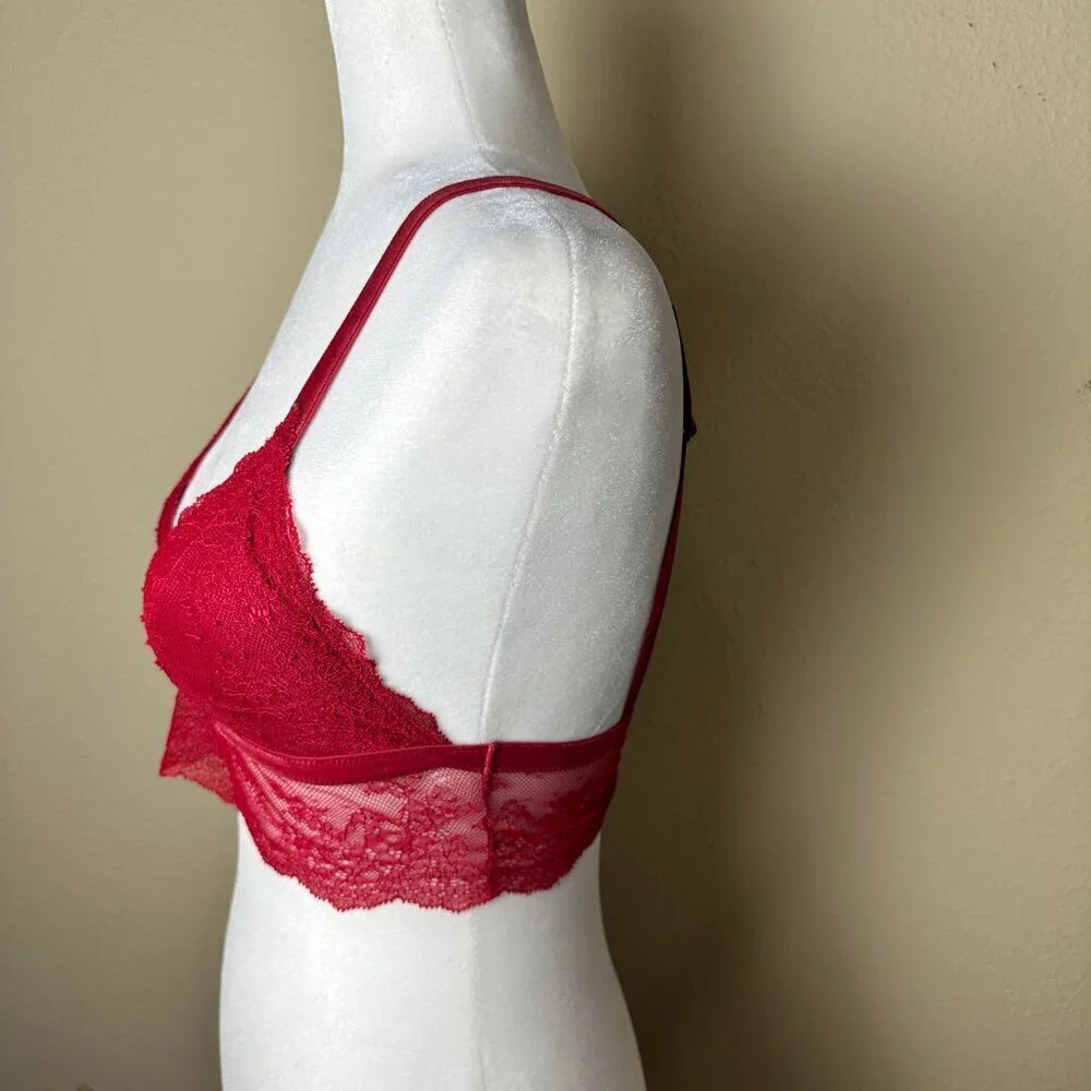 VICTORIA'S SECRET Red Lace Bralette Bra Top Cropped Size Small